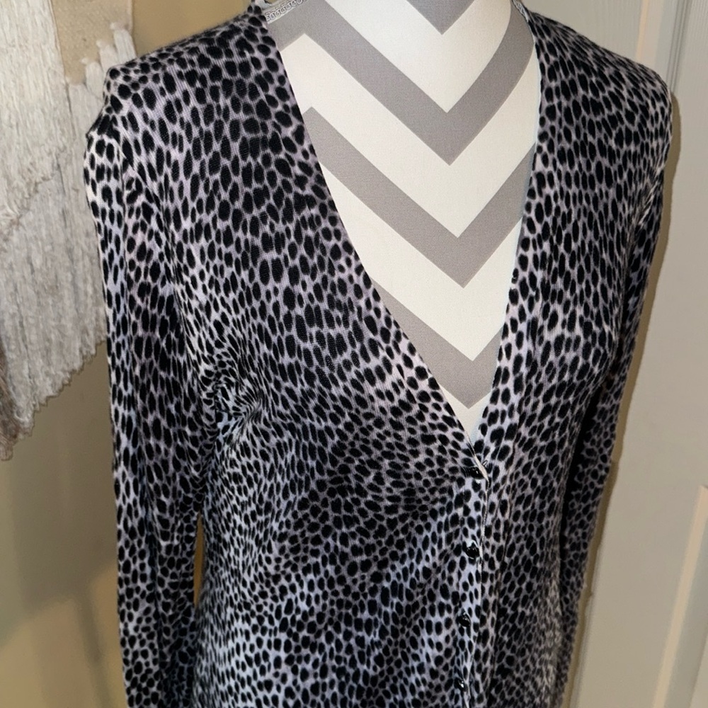 Black & White Leopard Print Cardigan by New York & Company Size Medium